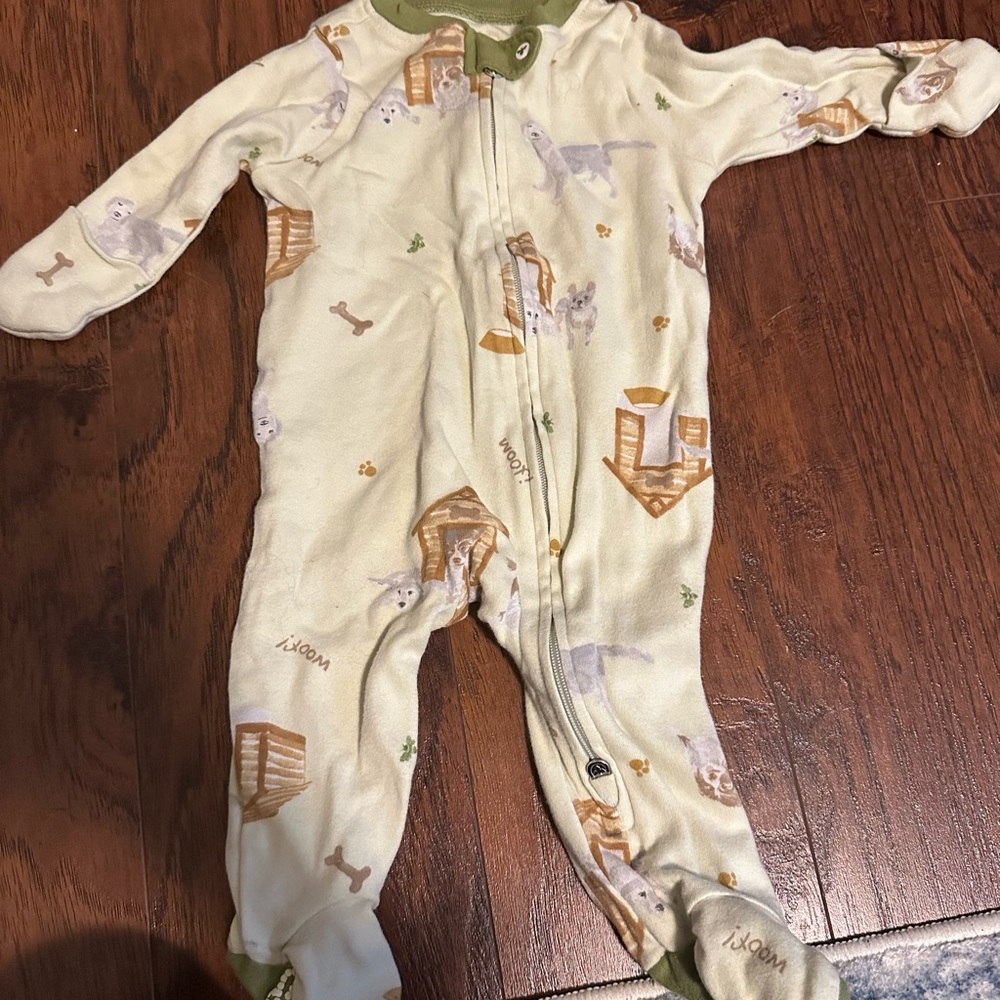 Burt’s Bees - Dog House Organic Cotton Sleep onesie - 0-3mo